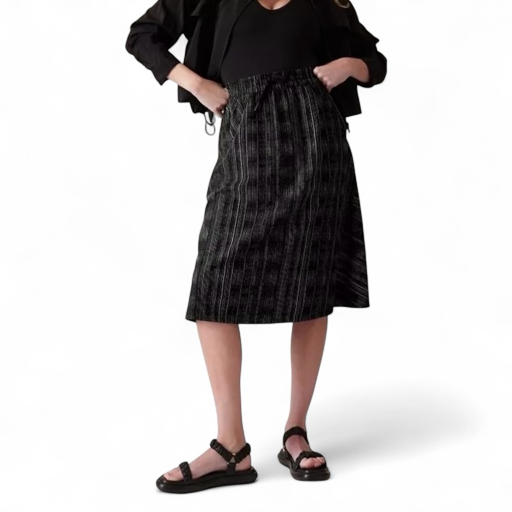 Athleta Arrival Skirt Amara Black Stripe